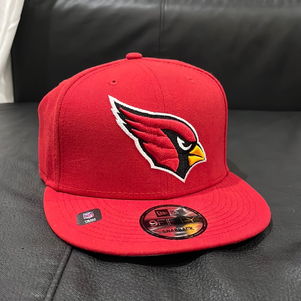 Arizona Cardinals 9Fifty SnapBack. New Era. Officially licensed 2022 NFL gear.